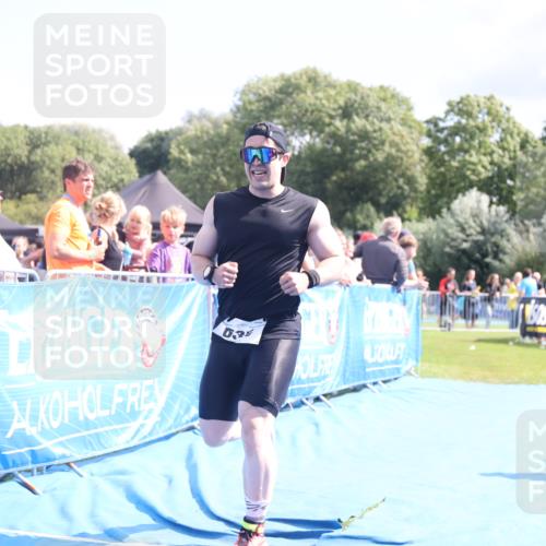 25.08.2024 - Elbe Triathlon Hamburg H.Heesch http://msf.ph/oto/6878228 25.08.2024 11:48:02 Ziel 462, 635, 1565 meine-sportfotos.de