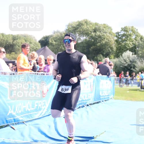 25.08.2024 - Elbe Triathlon Hamburg H.Heesch http://msf.ph/oto/6878230 25.08.2024 11:48:02 Ziel 462, 635, 1565 meine-sportfotos.de