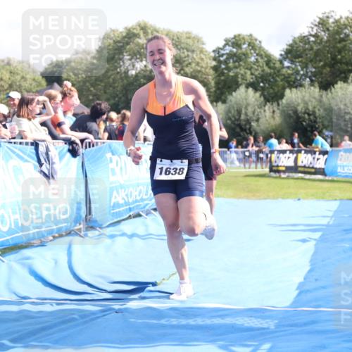25.08.2024 - Elbe Triathlon Hamburg H.Heesch http://msf.ph/oto/6878231 25.08.2024 12:10:23 Ziel 1593, 1624, 1638 meine-sportfotos.de