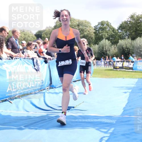 25.08.2024 - Elbe Triathlon Hamburg H.Heesch http://msf.ph/oto/6878239 25.08.2024 12:10:23 Ziel 1593, 1624, 1638 meine-sportfotos.de