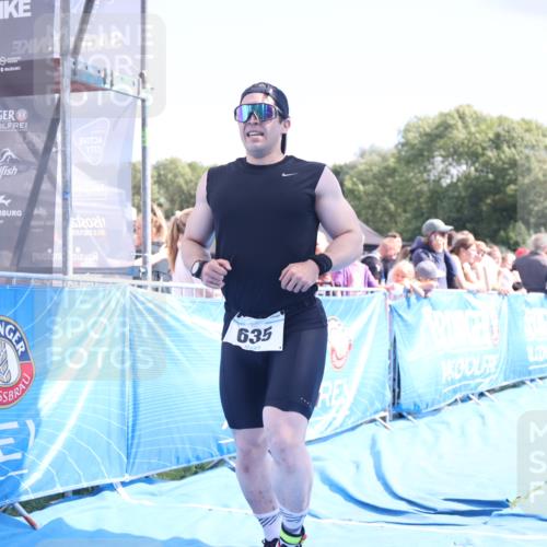 25.08.2024 - Elbe Triathlon Hamburg H.Heesch http://msf.ph/oto/6878247 25.08.2024 11:48:03 Ziel 462, 635, 1565 meine-sportfotos.de
