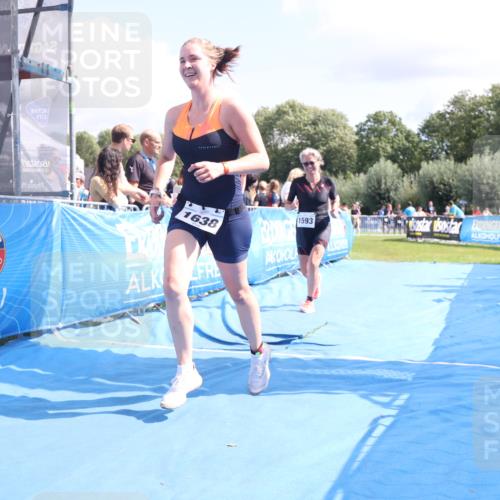 25.08.2024 - Elbe Triathlon Hamburg H.Heesch http://msf.ph/oto/6878250 25.08.2024 12:10:23 Ziel 1593, 1624, 1638 meine-sportfotos.de