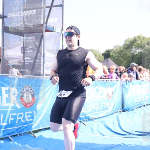 25.08.2024 - Elbe Triathlon Hamburg H.Heesch http://msf.ph/oto/6878255 25.08.2024 11:48:03 Ziel 462, 635, 1565 meine-sportfotos.de