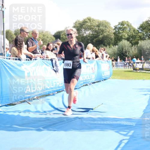 25.08.2024 - Elbe Triathlon Hamburg H.Heesch http://msf.ph/oto/6878256 25.08.2024 12:10:24 Ziel 1593, 1624, 1638 meine-sportfotos.de