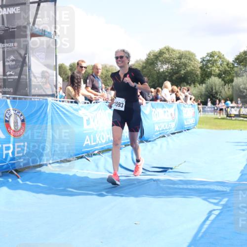 25.08.2024 - Elbe Triathlon Hamburg H.Heesch http://msf.ph/oto/6878265 25.08.2024 12:10:24 Ziel 1593, 1624, 1638 meine-sportfotos.de