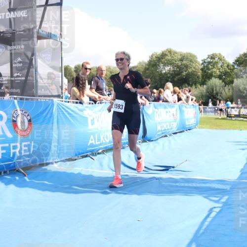 25.08.2024 - Elbe Triathlon Hamburg H.Heesch http://msf.ph/oto/6878267 25.08.2024 12:10:24 Ziel 1593, 1624, 1638 meine-sportfotos.de