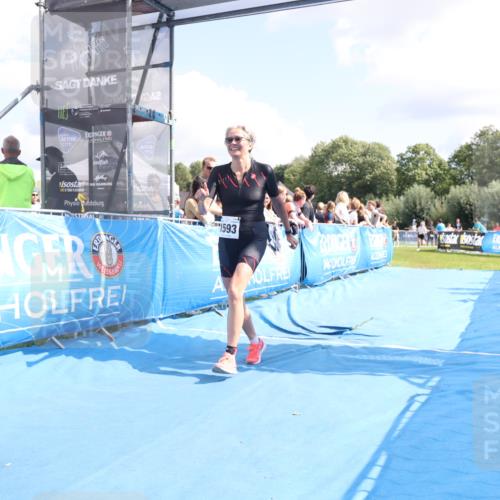 25.08.2024 - Elbe Triathlon Hamburg H.Heesch http://msf.ph/oto/6878277 25.08.2024 12:10:25 Ziel 1593, 1624, 1638 meine-sportfotos.de