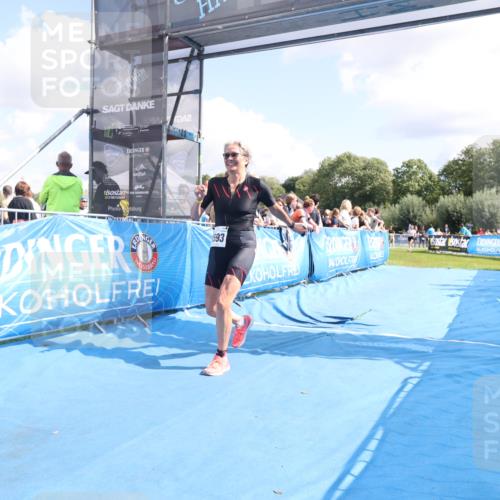 25.08.2024 - Elbe Triathlon Hamburg H.Heesch http://msf.ph/oto/6878282 25.08.2024 12:10:25 Ziel 1593, 1624, 1638 meine-sportfotos.de