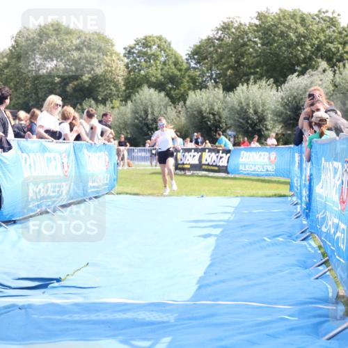 25.08.2024 - Elbe Triathlon Hamburg H.Heesch http://msf.ph/oto/6878288 25.08.2024 12:10:29 Ziel 1593, 1624, 1638 meine-sportfotos.de