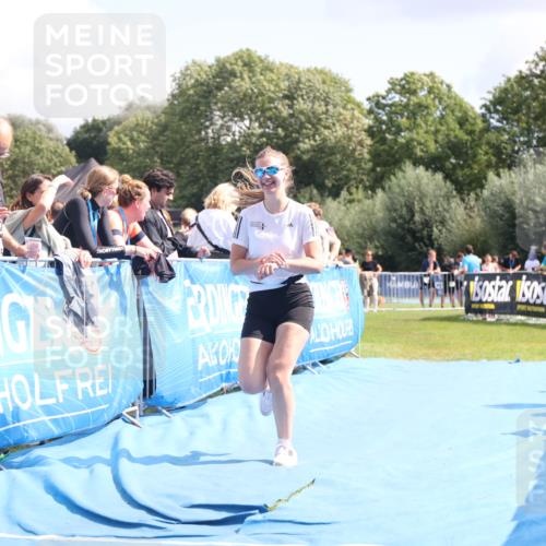 25.08.2024 - Elbe Triathlon Hamburg H.Heesch http://msf.ph/oto/6878296 25.08.2024 12:10:31 Ziel 1593, 1624 meine-sportfotos.de