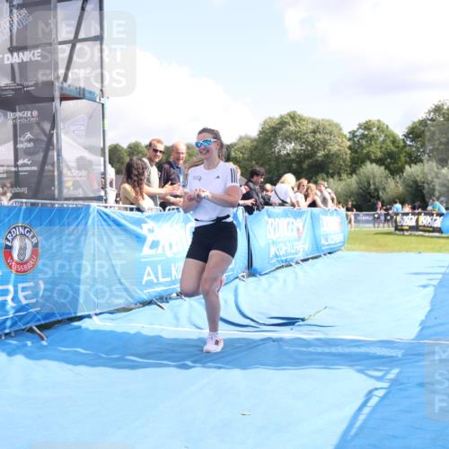 25.08.2024 - Elbe Triathlon Hamburg H.Heesch http://msf.ph/oto/6878318 25.08.2024 12:10:32 Ziel 1624 meine-sportfotos.de