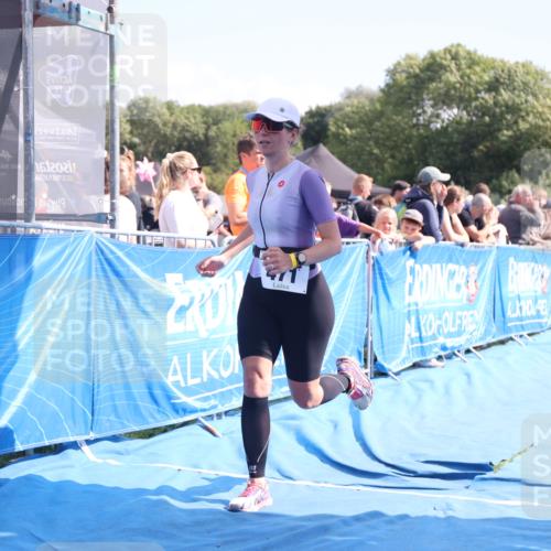 25.08.2024 - Elbe Triathlon Hamburg H.Heesch http://msf.ph/oto/6878325 25.08.2024 11:48:26 Ziel 471, 712 meine-sportfotos.de