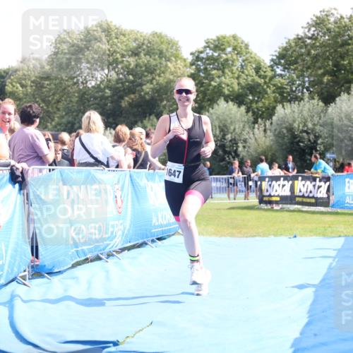 25.08.2024 - Elbe Triathlon Hamburg H.Heesch http://msf.ph/oto/6878327 25.08.2024 12:10:44 Ziel 1647 meine-sportfotos.de