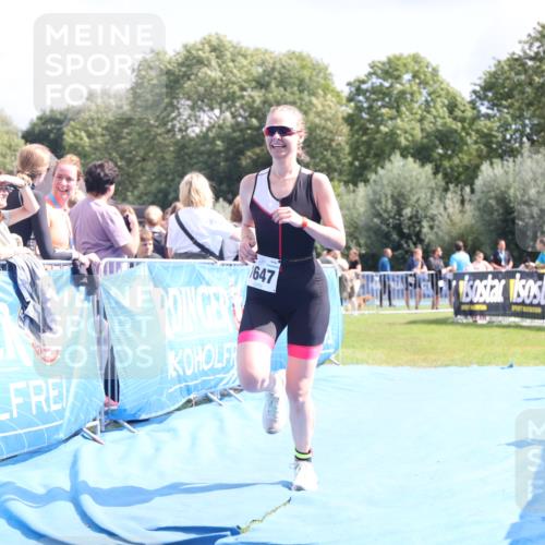 25.08.2024 - Elbe Triathlon Hamburg H.Heesch http://msf.ph/oto/6878338 25.08.2024 12:10:44 Ziel 1647 meine-sportfotos.de