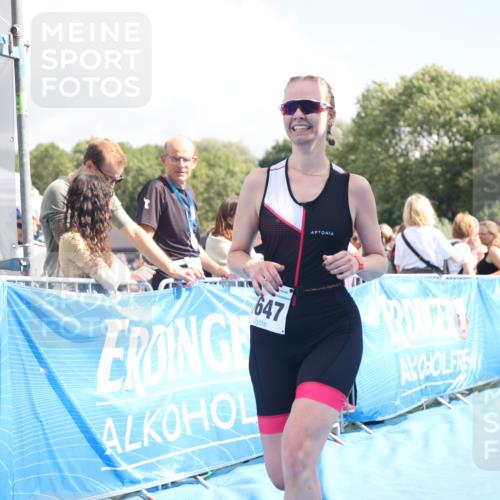 25.08.2024 - Elbe Triathlon Hamburg H.Heesch http://msf.ph/oto/6878345 25.08.2024 12:10:45 Ziel 1647 meine-sportfotos.de