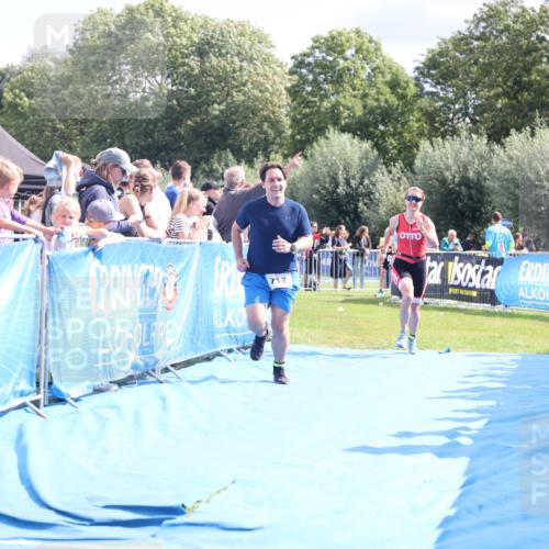 25.08.2024 - Elbe Triathlon Hamburg H.Heesch http://msf.ph/oto/6878364 25.08.2024 11:48:33 Ziel 712, 1437, 1473 meine-sportfotos.de