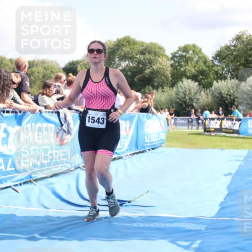 25.08.2024 - Elbe Triathlon Hamburg H.Heesch http://msf.ph/oto/6878371 25.08.2024 12:11:02 Ziel 1543 meine-sportfotos.de