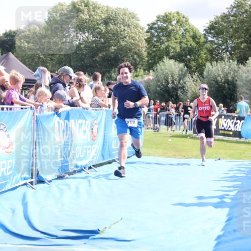 25.08.2024 - Elbe Triathlon Hamburg H.Heesch http://msf.ph/oto/6878372 25.08.2024 11:48:33 Ziel 712, 1437, 1473 meine-sportfotos.de
