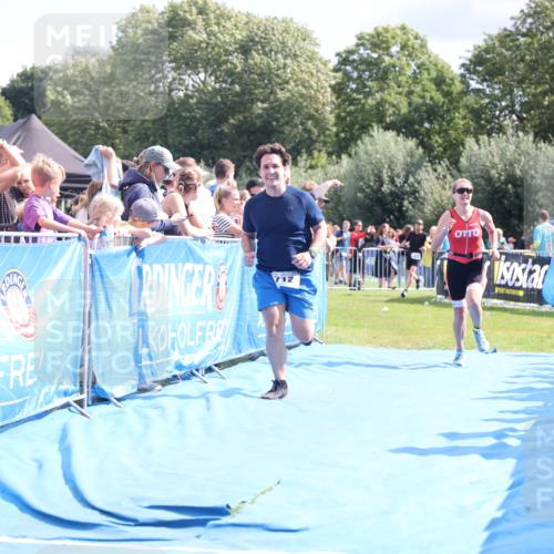 25.08.2024 - Elbe Triathlon Hamburg H.Heesch http://msf.ph/oto/6878377 25.08.2024 11:48:33 Ziel 712, 1437, 1473 meine-sportfotos.de