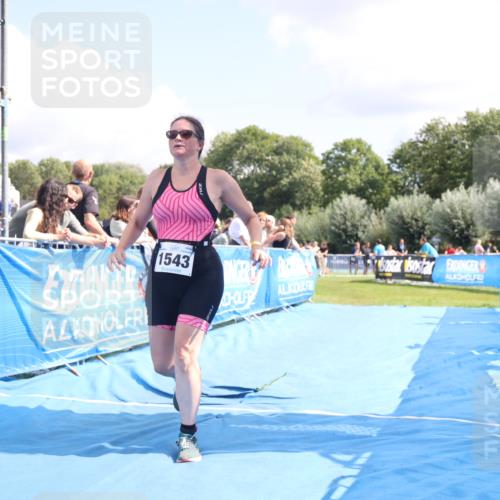 25.08.2024 - Elbe Triathlon Hamburg H.Heesch http://msf.ph/oto/6878380 25.08.2024 12:11:02 Ziel 1543 meine-sportfotos.de
