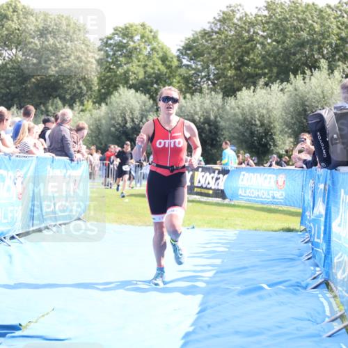 25.08.2024 - Elbe Triathlon Hamburg H.Heesch http://msf.ph/oto/6878387 25.08.2024 11:48:34 Ziel 712, 1437, 1473 meine-sportfotos.de