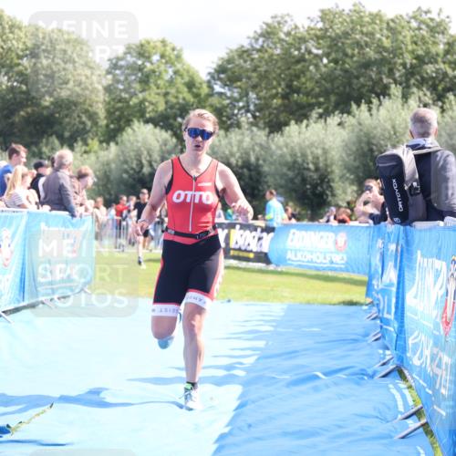 25.08.2024 - Elbe Triathlon Hamburg H.Heesch http://msf.ph/oto/6878399 25.08.2024 11:48:35 Ziel 712, 1437, 1473 meine-sportfotos.de