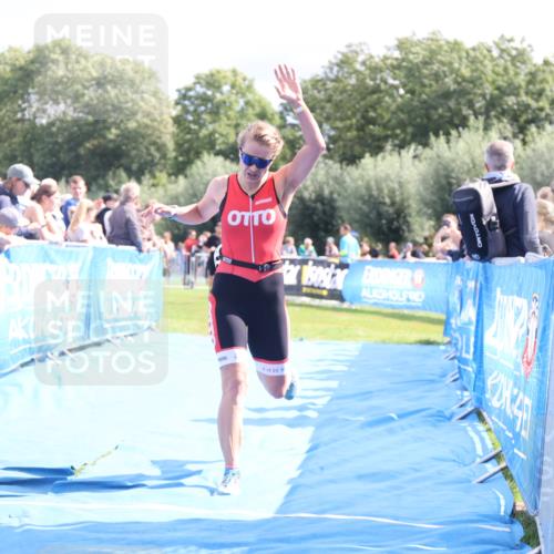25.08.2024 - Elbe Triathlon Hamburg H.Heesch http://msf.ph/oto/6878409 25.08.2024 11:48:35 Ziel 712, 1437, 1473 meine-sportfotos.de