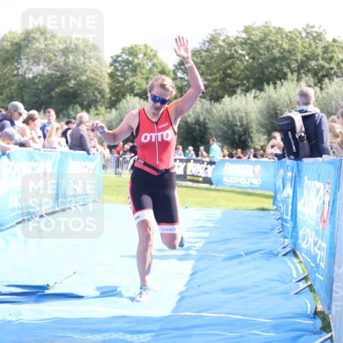 25.08.2024 - Elbe Triathlon Hamburg H.Heesch http://msf.ph/oto/6878411 25.08.2024 11:48:35 Ziel 712, 1437, 1473 meine-sportfotos.de