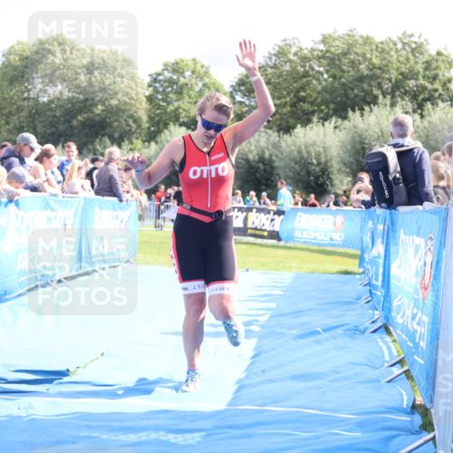 25.08.2024 - Elbe Triathlon Hamburg H.Heesch http://msf.ph/oto/6878412 25.08.2024 11:48:35 Ziel 712, 1437, 1473 meine-sportfotos.de