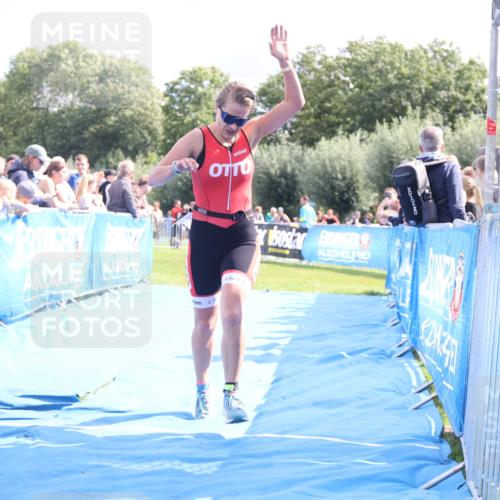 25.08.2024 - Elbe Triathlon Hamburg H.Heesch http://msf.ph/oto/6878417 25.08.2024 11:48:35 Ziel 712, 1437, 1473 meine-sportfotos.de