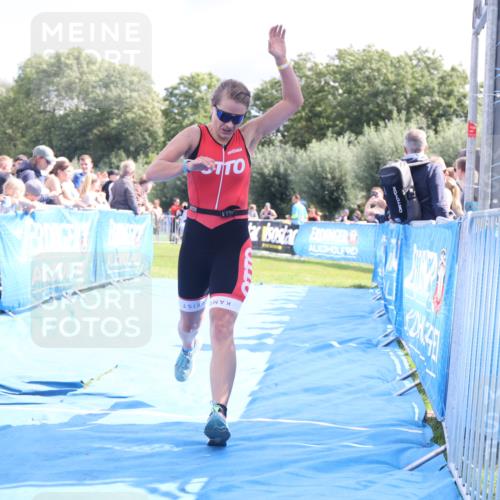 25.08.2024 - Elbe Triathlon Hamburg H.Heesch http://msf.ph/oto/6878421 25.08.2024 11:48:35 Ziel 712, 1437, 1473 meine-sportfotos.de