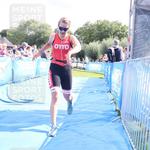 25.08.2024 - Elbe Triathlon Hamburg H.Heesch http://msf.ph/oto/6878438 25.08.2024 11:48:36 Ziel 712, 1437, 1473 meine-sportfotos.de
