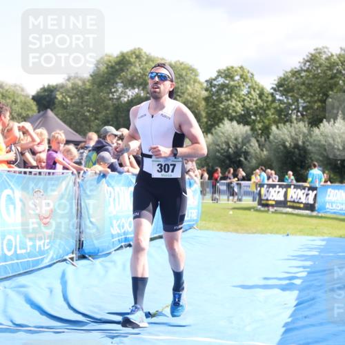 25.08.2024 - Elbe Triathlon Hamburg H.Heesch http://msf.ph/oto/6878548 25.08.2024 11:48:50 Ziel 307, 1448, 1555 meine-sportfotos.de