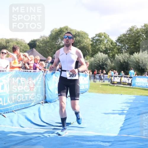 25.08.2024 - Elbe Triathlon Hamburg H.Heesch http://msf.ph/oto/6878554 25.08.2024 11:48:50 Ziel 307, 1448, 1555 meine-sportfotos.de
