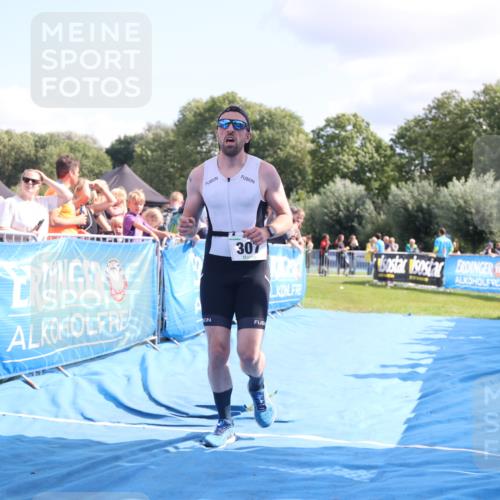 25.08.2024 - Elbe Triathlon Hamburg H.Heesch http://msf.ph/oto/6878556 25.08.2024 11:48:50 Ziel 307, 1448, 1555 meine-sportfotos.de