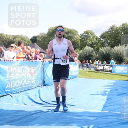 25.08.2024 - Elbe Triathlon Hamburg H.Heesch http://msf.ph/oto/6878558 25.08.2024 11:48:50 Ziel 307, 1448, 1555 meine-sportfotos.de