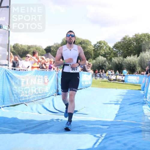 25.08.2024 - Elbe Triathlon Hamburg H.Heesch http://msf.ph/oto/6878564 25.08.2024 11:48:50 Ziel 307, 1448, 1555 meine-sportfotos.de