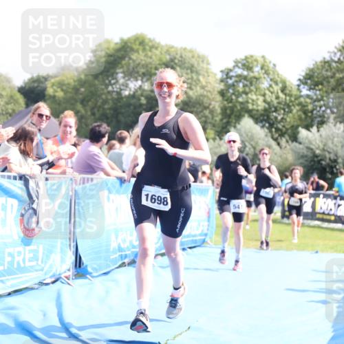 25.08.2024 - Elbe Triathlon Hamburg H.Heesch http://msf.ph/oto/6878565 25.08.2024 12:11:39 Ziel 541, 1503, 1527, 1547, 1698, 1709 meine-sportfotos.de