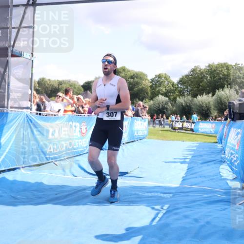 25.08.2024 - Elbe Triathlon Hamburg H.Heesch http://msf.ph/oto/6878570 25.08.2024 11:48:50 Ziel 307, 1448, 1555 meine-sportfotos.de