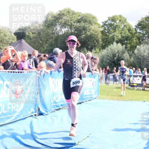 25.08.2024 - Elbe Triathlon Hamburg H.Heesch http://msf.ph/oto/6878574 25.08.2024 11:49:01 Ziel 550, 1522 meine-sportfotos.de