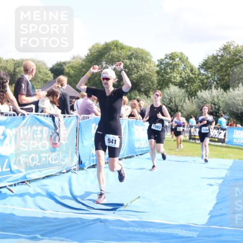 25.08.2024 - Elbe Triathlon Hamburg H.Heesch http://msf.ph/oto/6878592 25.08.2024 12:11:40 Ziel 405, 541, 1503, 1527, 1547, 1698, 1709 meine-sportfotos.de