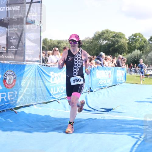 25.08.2024 - Elbe Triathlon Hamburg H.Heesch http://msf.ph/oto/6878602 25.08.2024 11:49:02 Ziel 550, 1522 meine-sportfotos.de