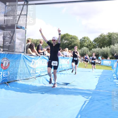 25.08.2024 - Elbe Triathlon Hamburg H.Heesch http://msf.ph/oto/6878608 25.08.2024 12:11:41 Ziel 405, 541, 1503, 1527, 1547, 1698, 1709 meine-sportfotos.de