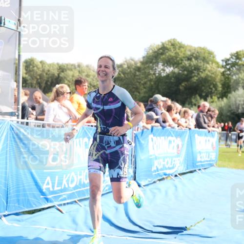 25.08.2024 - Elbe Triathlon Hamburg H.Heesch http://msf.ph/oto/6878624 25.08.2024 11:49:06 Ziel 550, 1522 meine-sportfotos.de