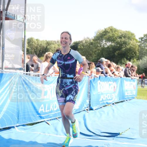 25.08.2024 - Elbe Triathlon Hamburg H.Heesch http://msf.ph/oto/6878628 25.08.2024 11:49:06 Ziel 550, 1522 meine-sportfotos.de