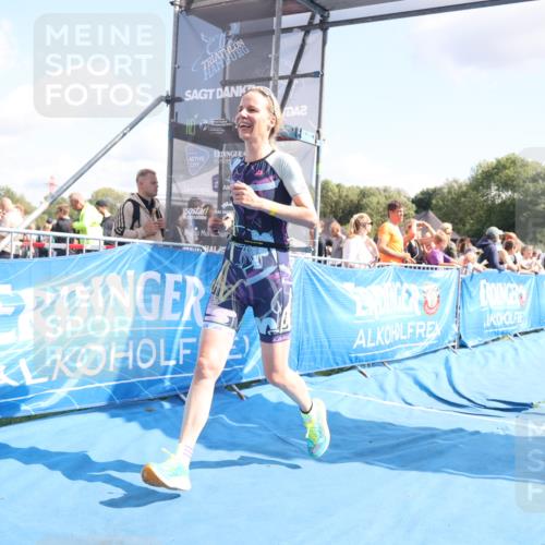 25.08.2024 - Elbe Triathlon Hamburg H.Heesch http://msf.ph/oto/6878645 25.08.2024 11:49:06 Ziel 550, 1522 meine-sportfotos.de