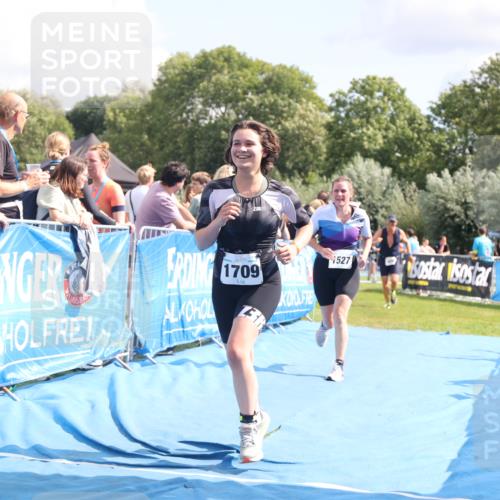 25.08.2024 - Elbe Triathlon Hamburg H.Heesch http://msf.ph/oto/6878646 25.08.2024 12:11:43 Ziel 405, 541, 1503, 1527, 1698, 1709 meine-sportfotos.de