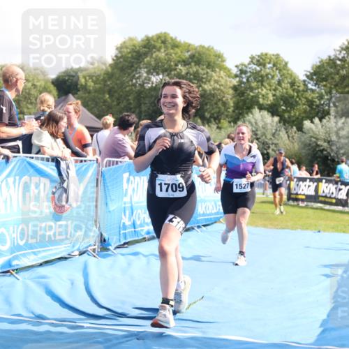 25.08.2024 - Elbe Triathlon Hamburg H.Heesch http://msf.ph/oto/6878648 25.08.2024 12:11:43 Ziel 405, 541, 1503, 1527, 1698, 1709 meine-sportfotos.de
