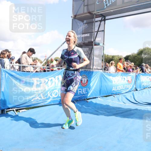 25.08.2024 - Elbe Triathlon Hamburg H.Heesch http://msf.ph/oto/6878651 25.08.2024 11:49:06 Ziel 550, 1522 meine-sportfotos.de