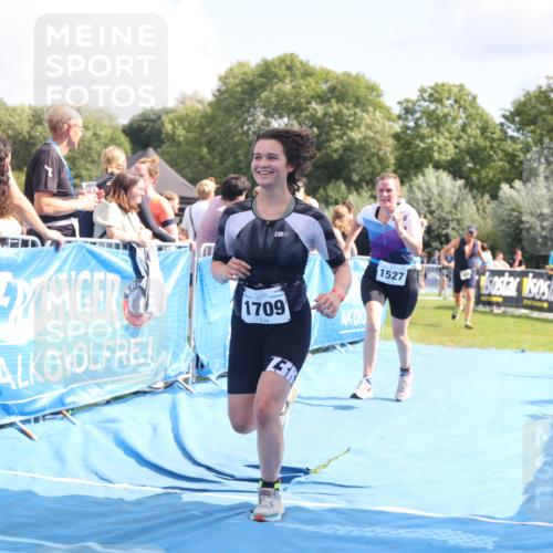 25.08.2024 - Elbe Triathlon Hamburg H.Heesch http://msf.ph/oto/6878654 25.08.2024 12:11:43 Ziel 405, 541, 1503, 1527, 1698, 1709 meine-sportfotos.de